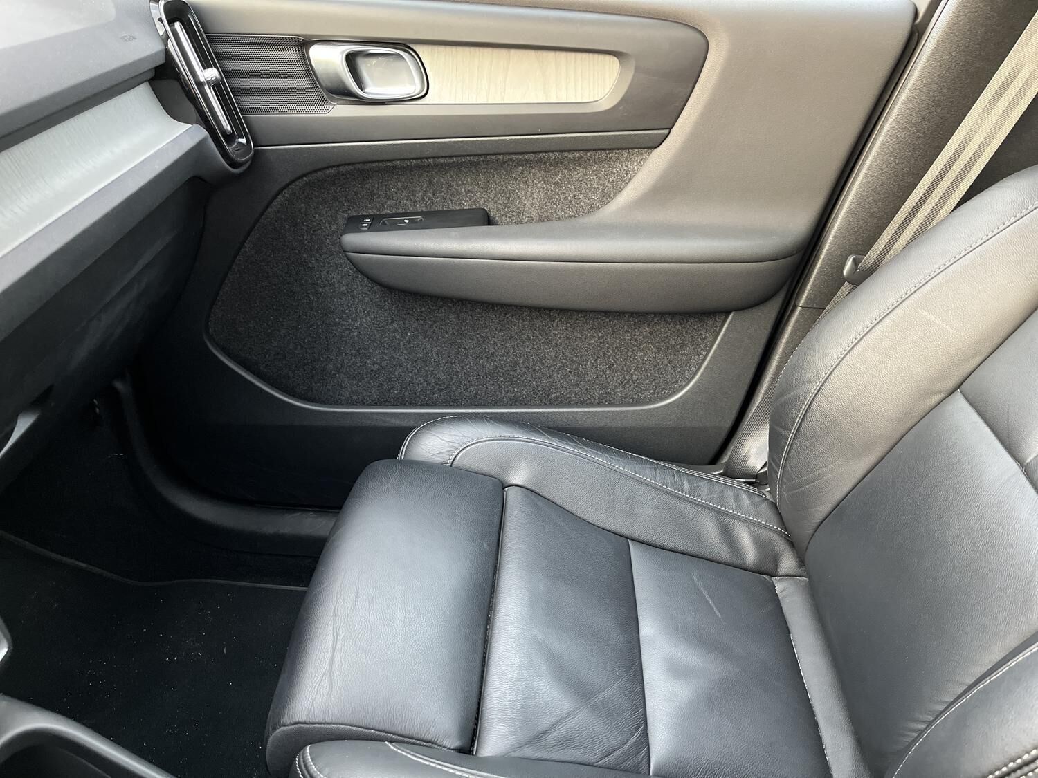 Sort Volvo XC40 fra 2022