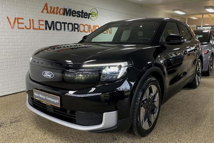 Sort Ford Explorer fra 2024 set udefra