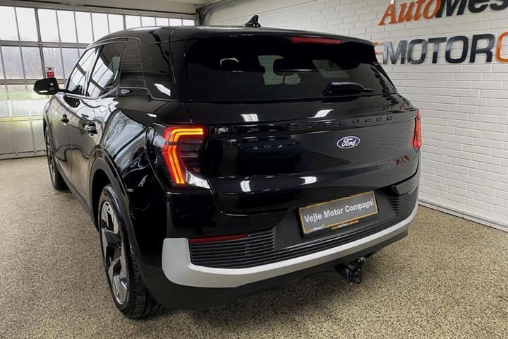 Sort Ford Explorer fra 2024