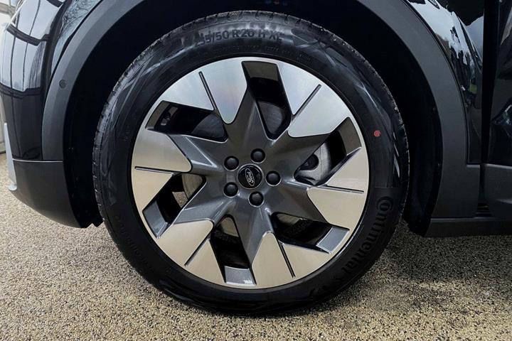 Sort Ford Explorer fra 2024