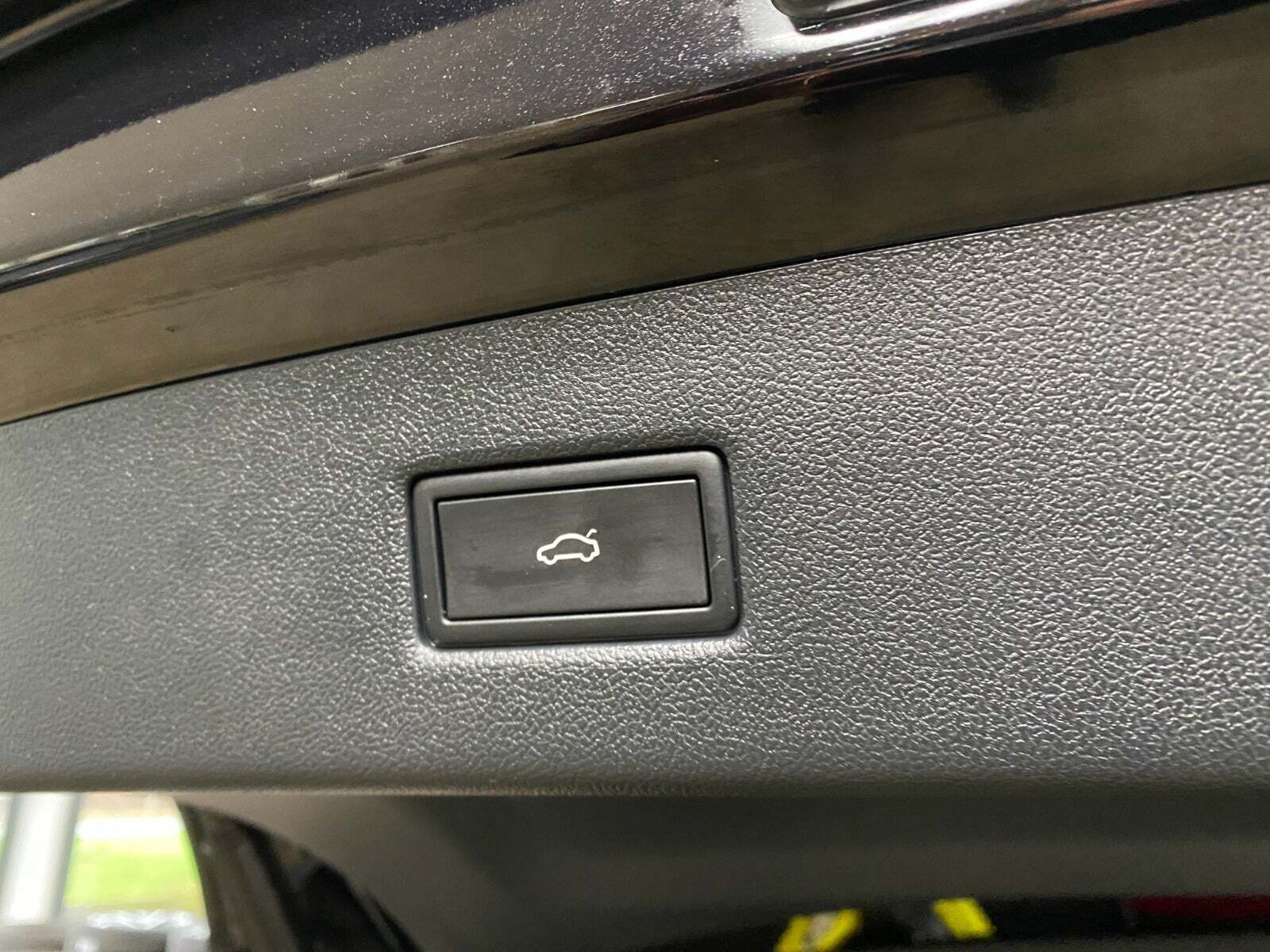 Sort Ford Explorer fra 2024