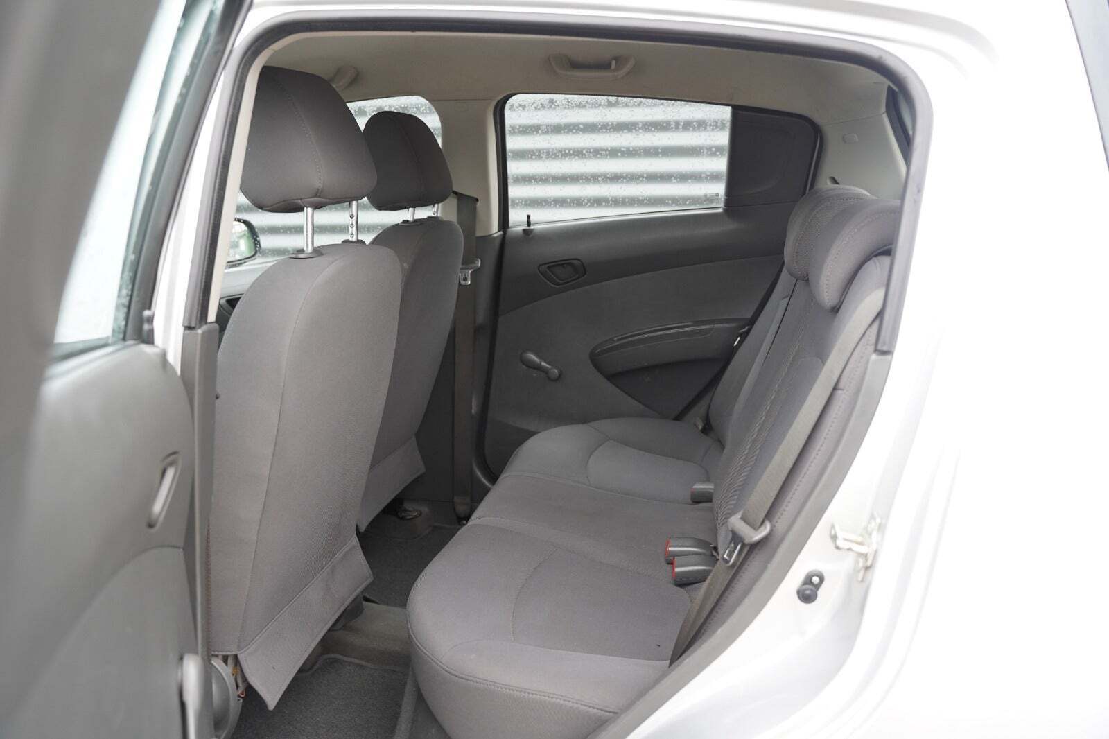 Sølv Chevrolet Spark fra 2010