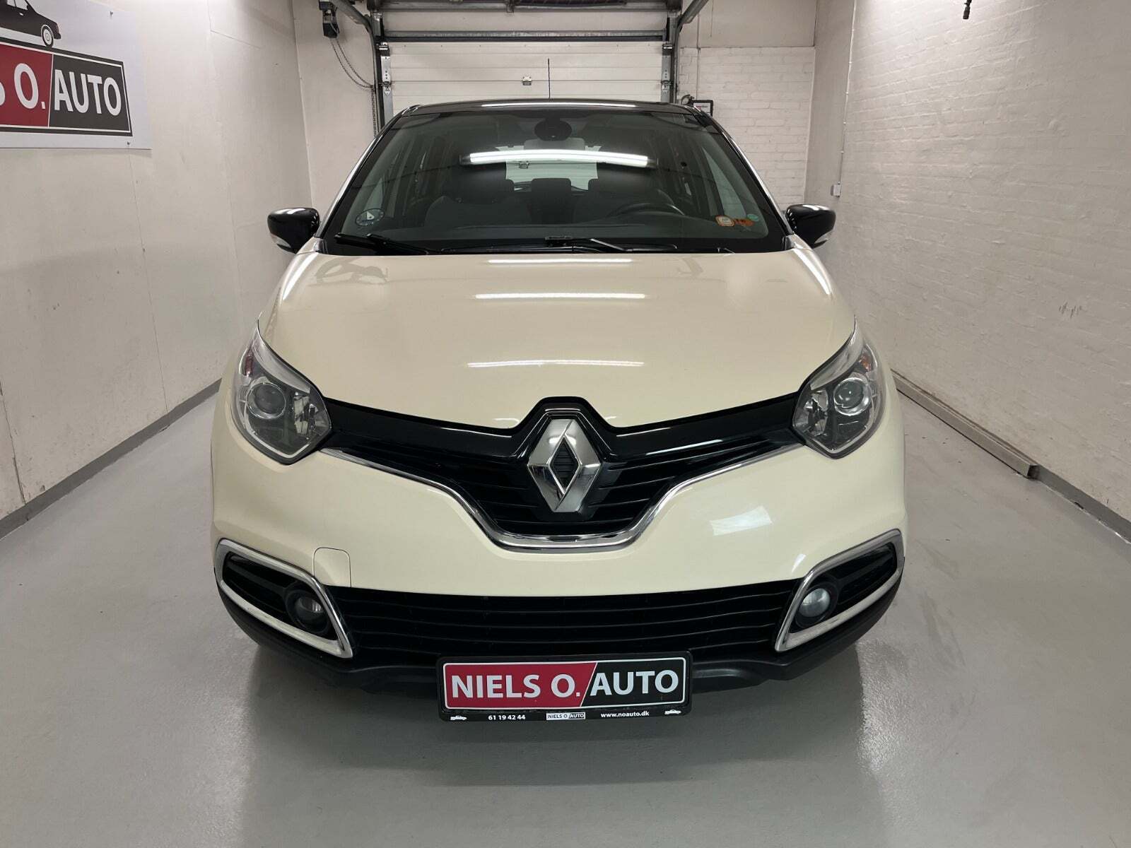 Beige Renault Captur fra 2015