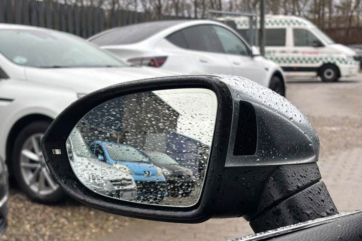 Hvid VW Arteon fra 2018