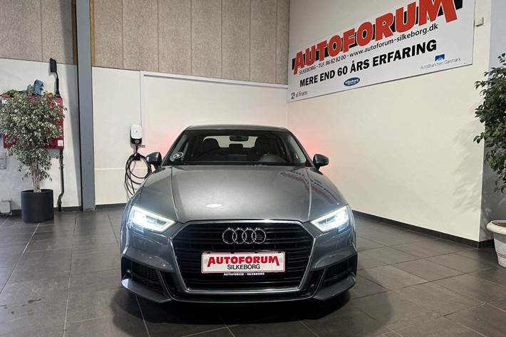 Grå Audi A3 fra 2020
