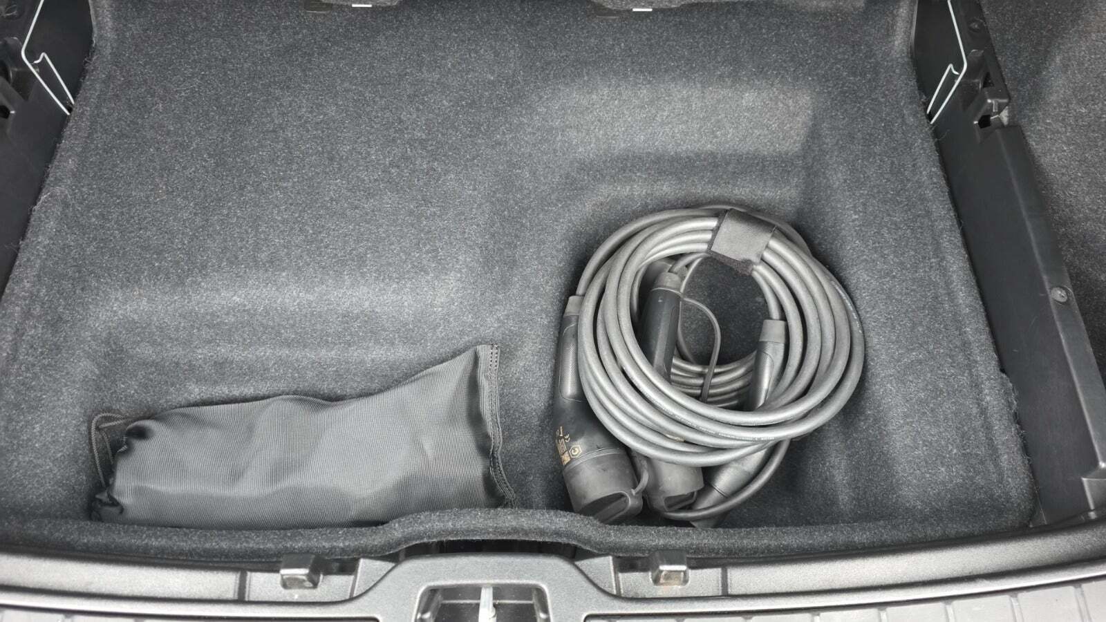 Sort Volvo XC40 fra 2022