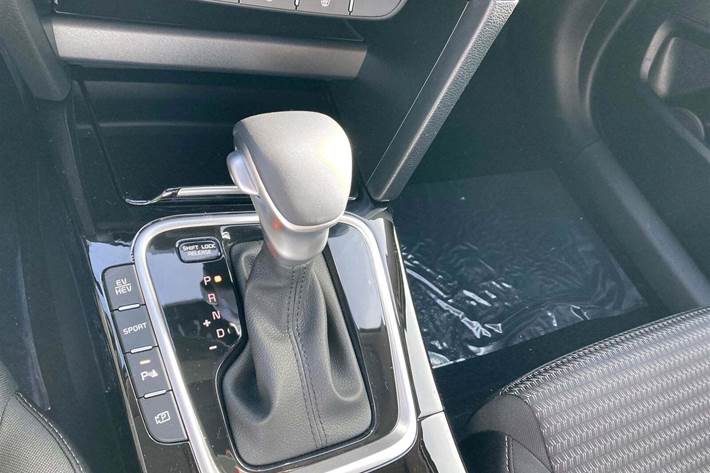 Grå Kia XCeed fra 2023