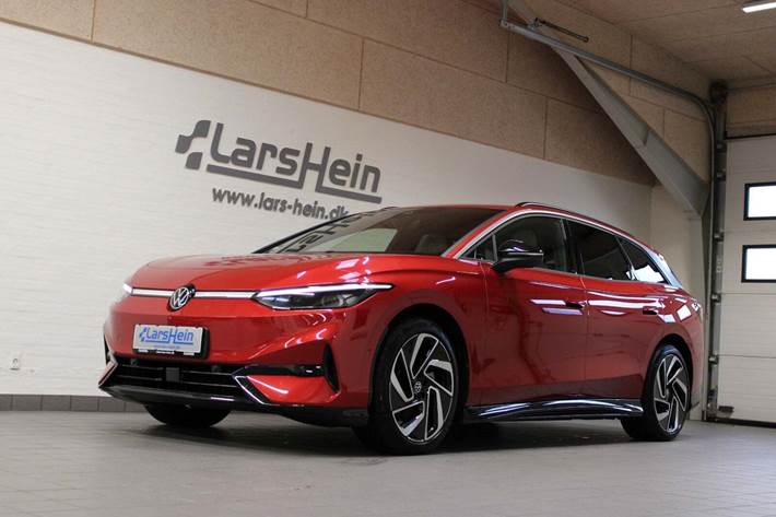 Grå VW ID.7 fra 2025 set udefra