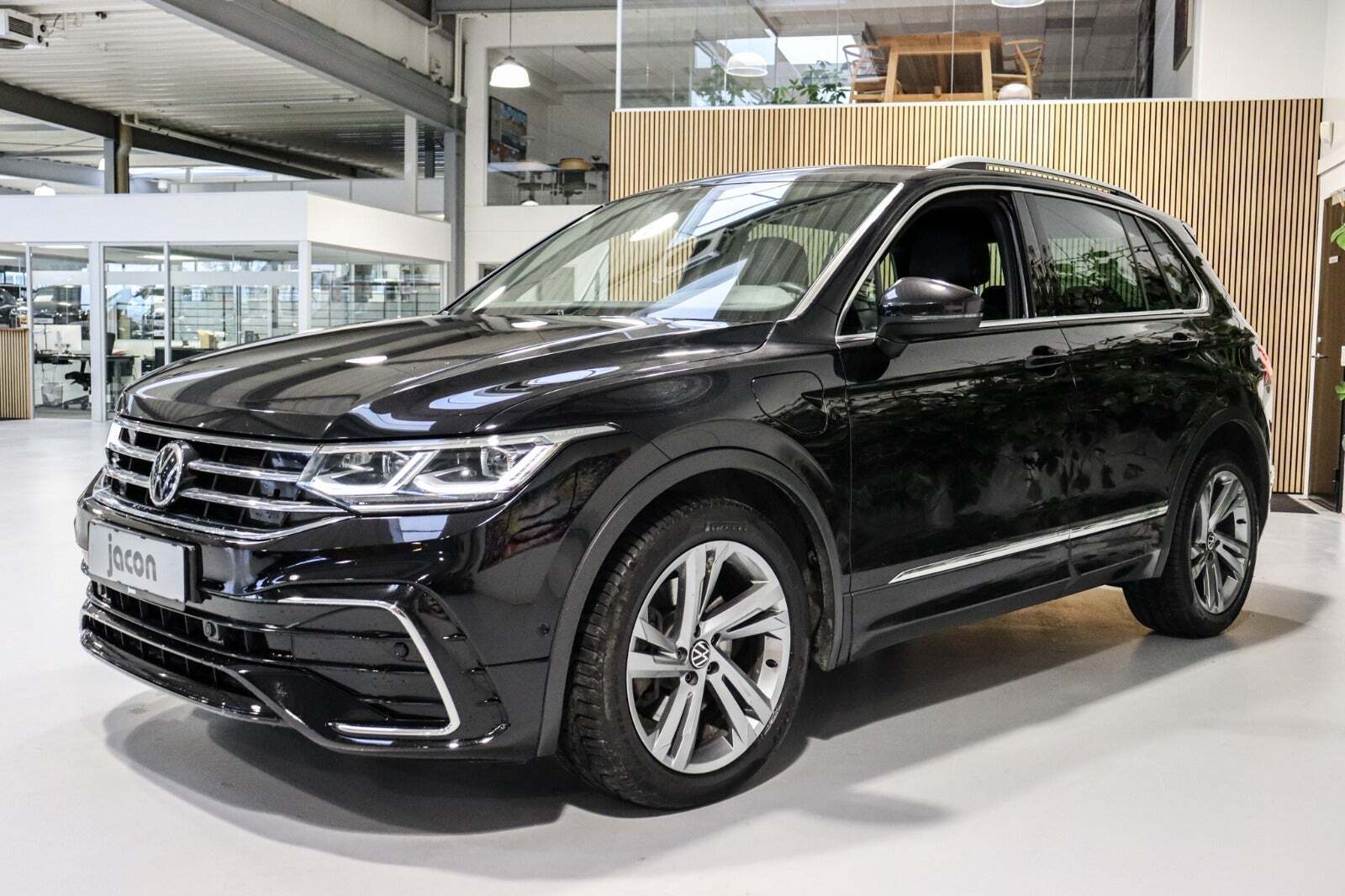 Sort VW Tiguan fra 2021