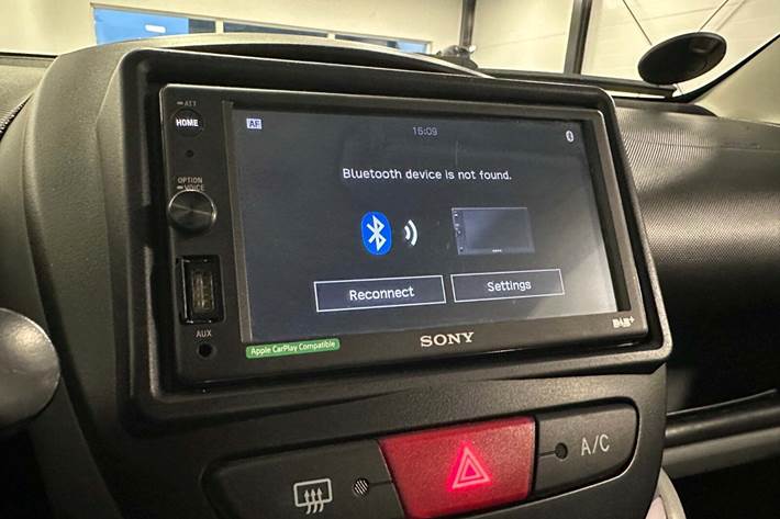 Sølv Toyota Aygo fra 2011