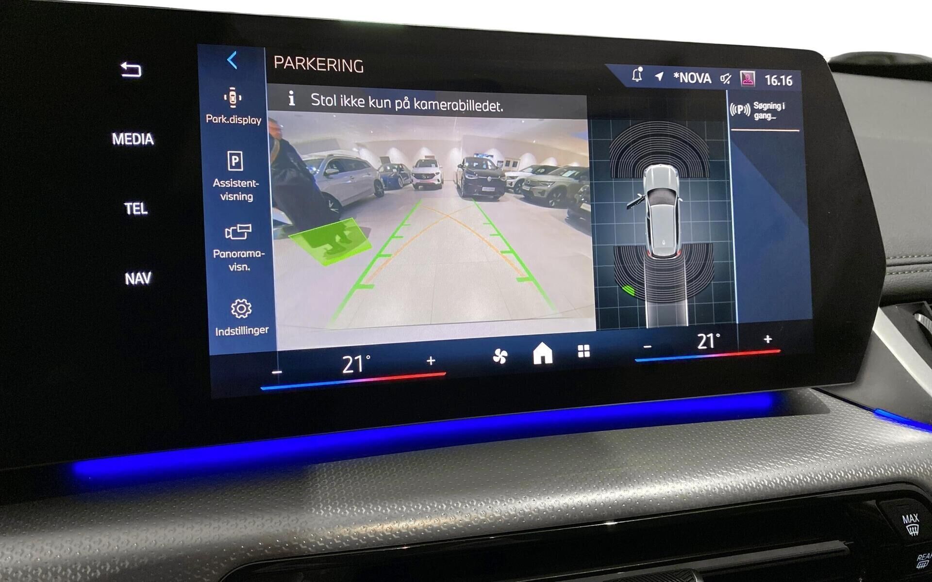 Hvid BMW iX1 fra 2024