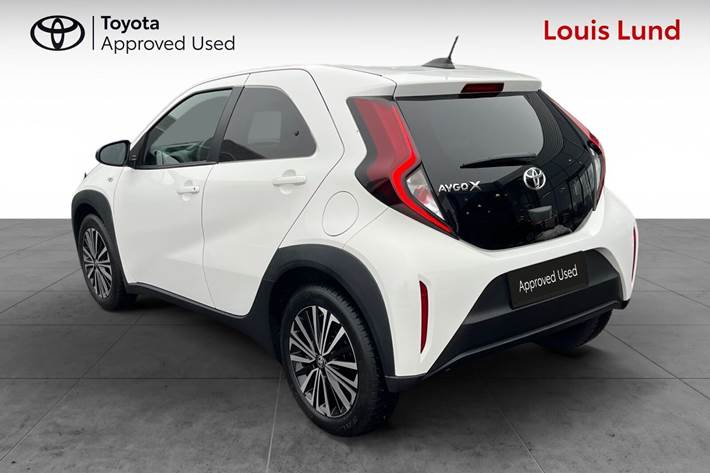 Hvid Toyota Aygo X fra 2025
