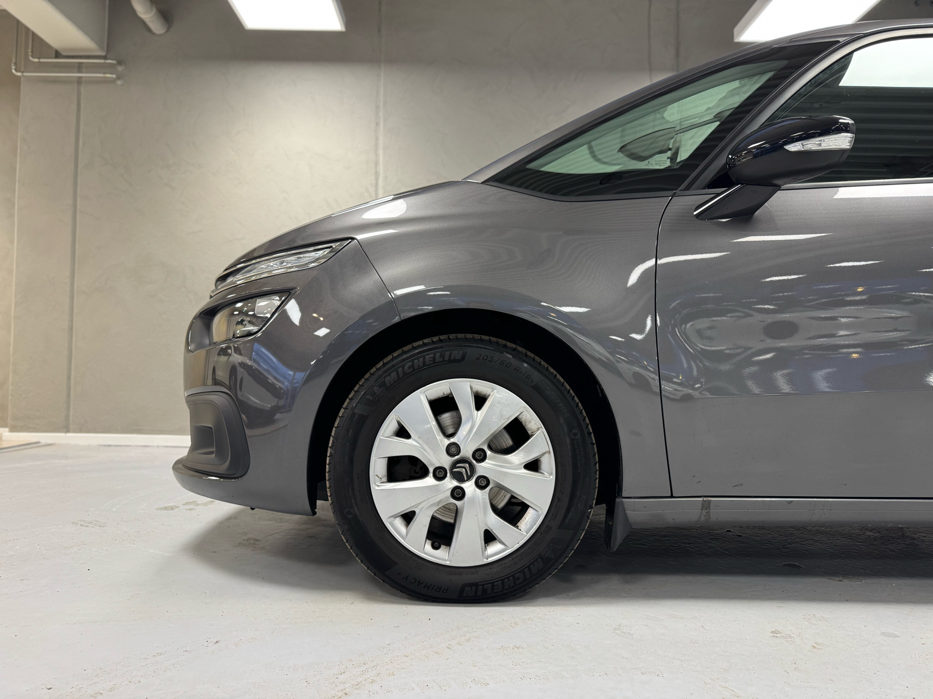 Grå Citroën Grand C4 SpaceTourer fra 2021