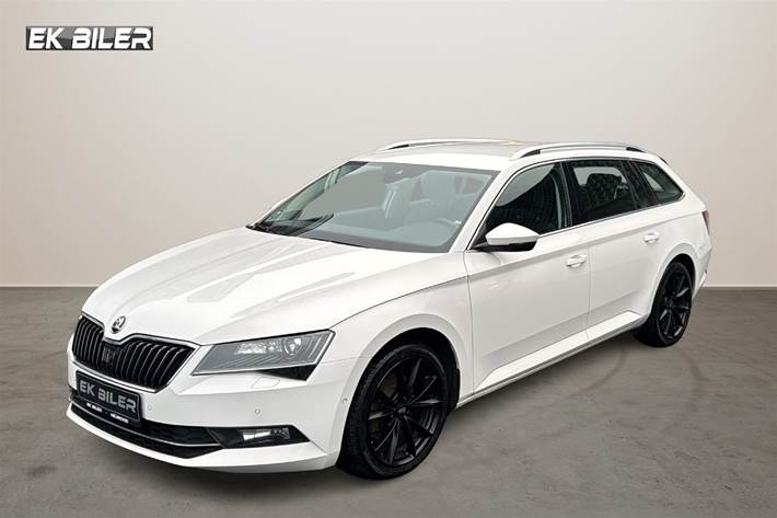 Hvid Skoda Superb fra 2019 set udefra