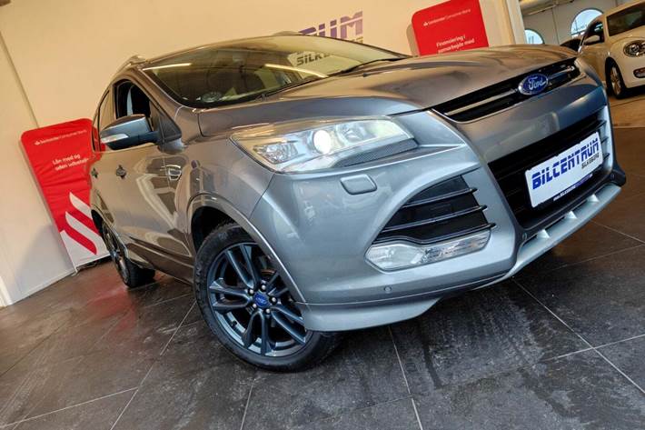 Grå Ford Kuga fra 2014