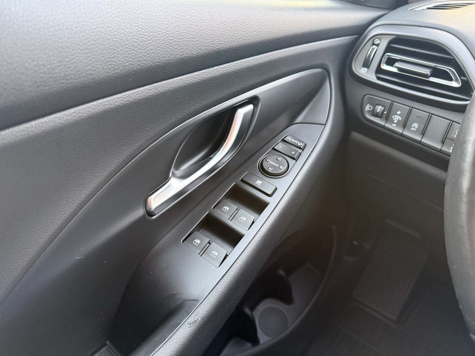 Sort Hyundai i30 fra 2021