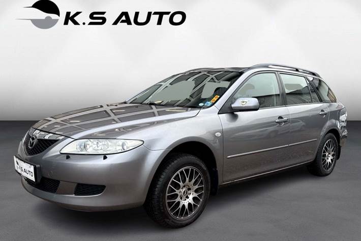 Grå Mazda 6 fra 2005 set udefra