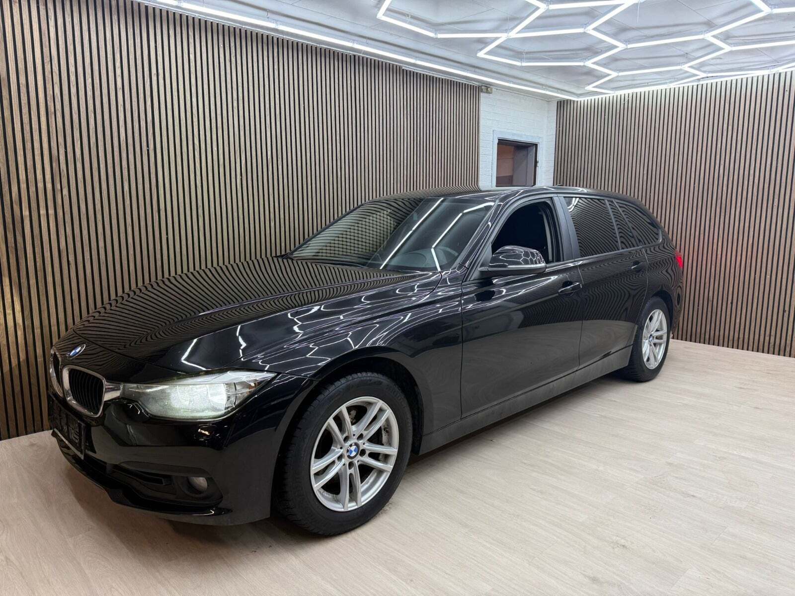 BMW 320d 2,0 Touring Advantage aut.