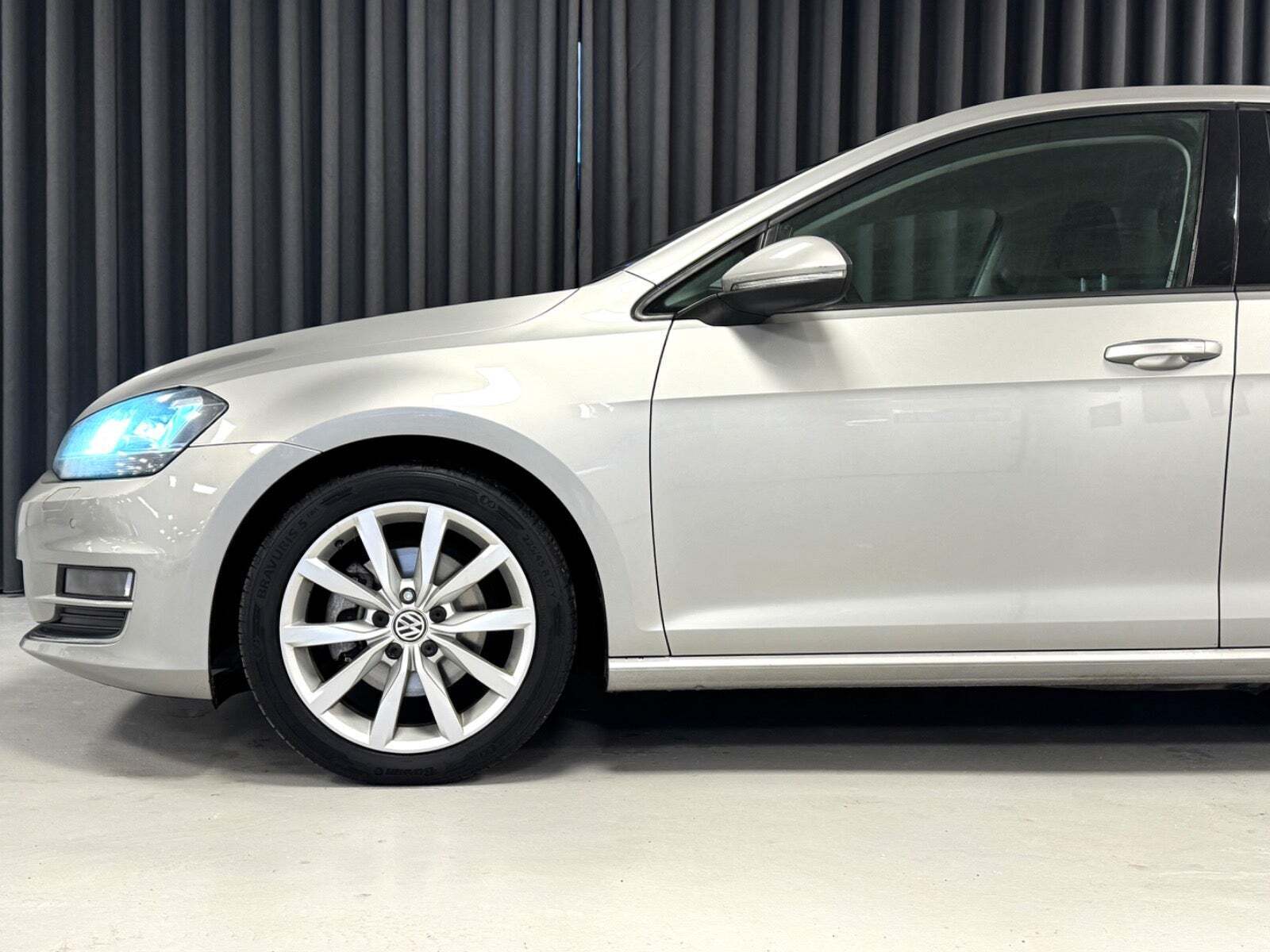 Sølv VW Golf VII fra 2013