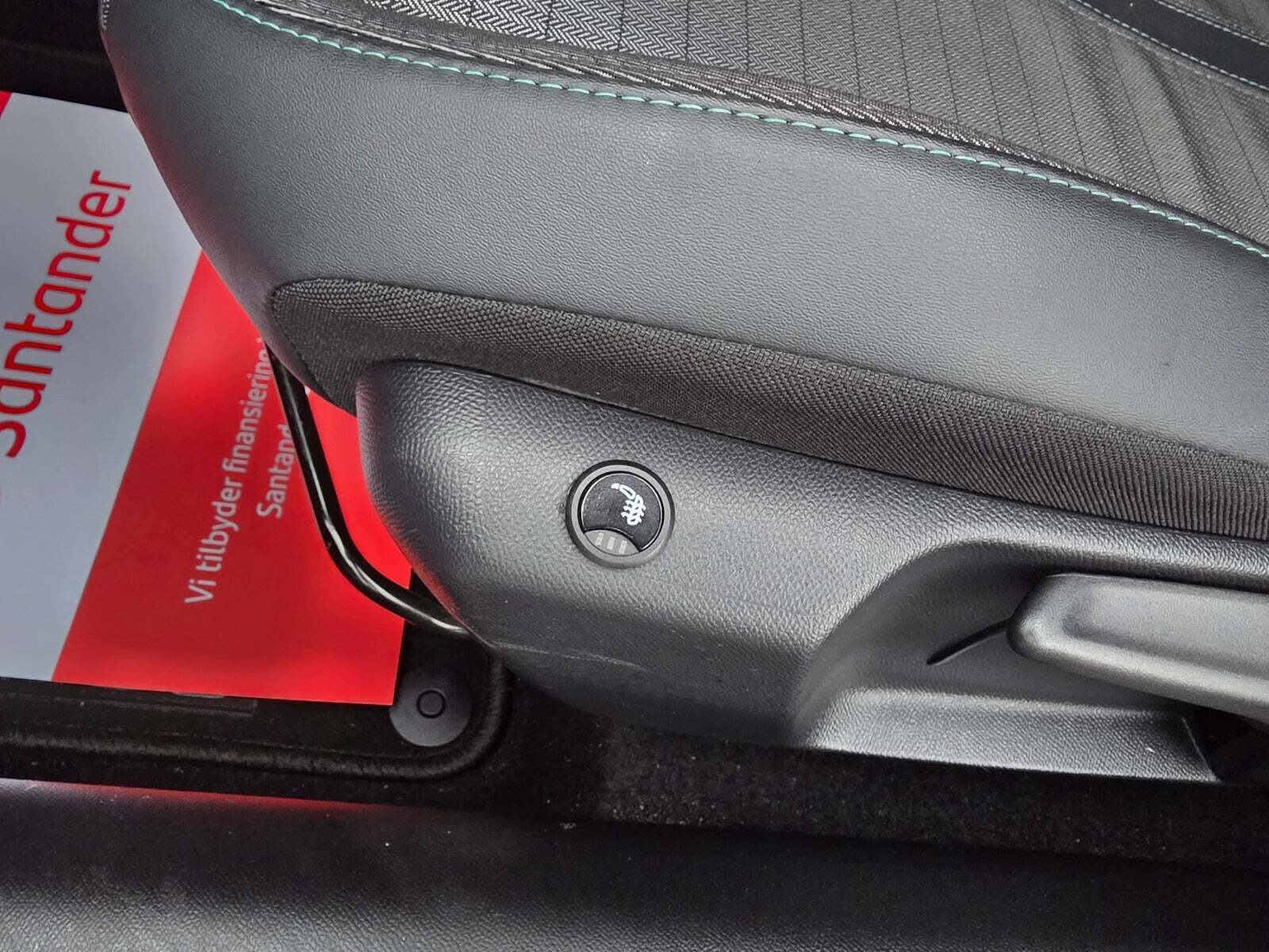 Sort Peugeot 208 fra 2021