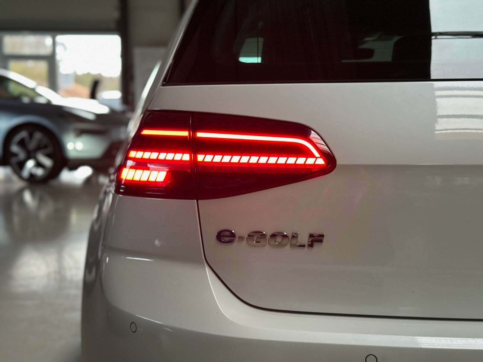 Hvid VW e-Golf VII fra 2020