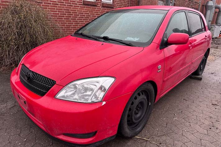 undefined Toyota Corolla fra 2003 set udefra