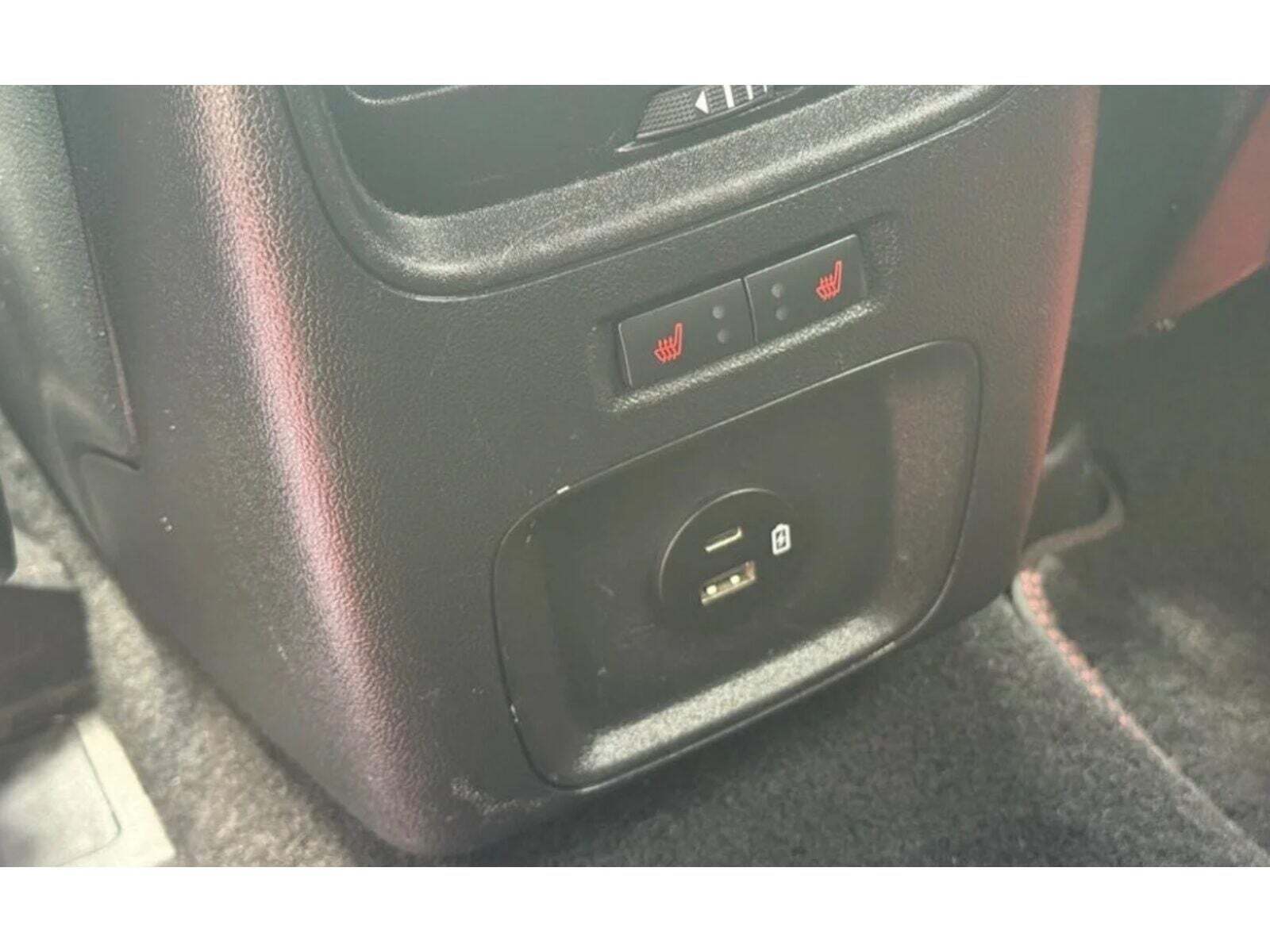 Sort Ford Kuga fra 2020