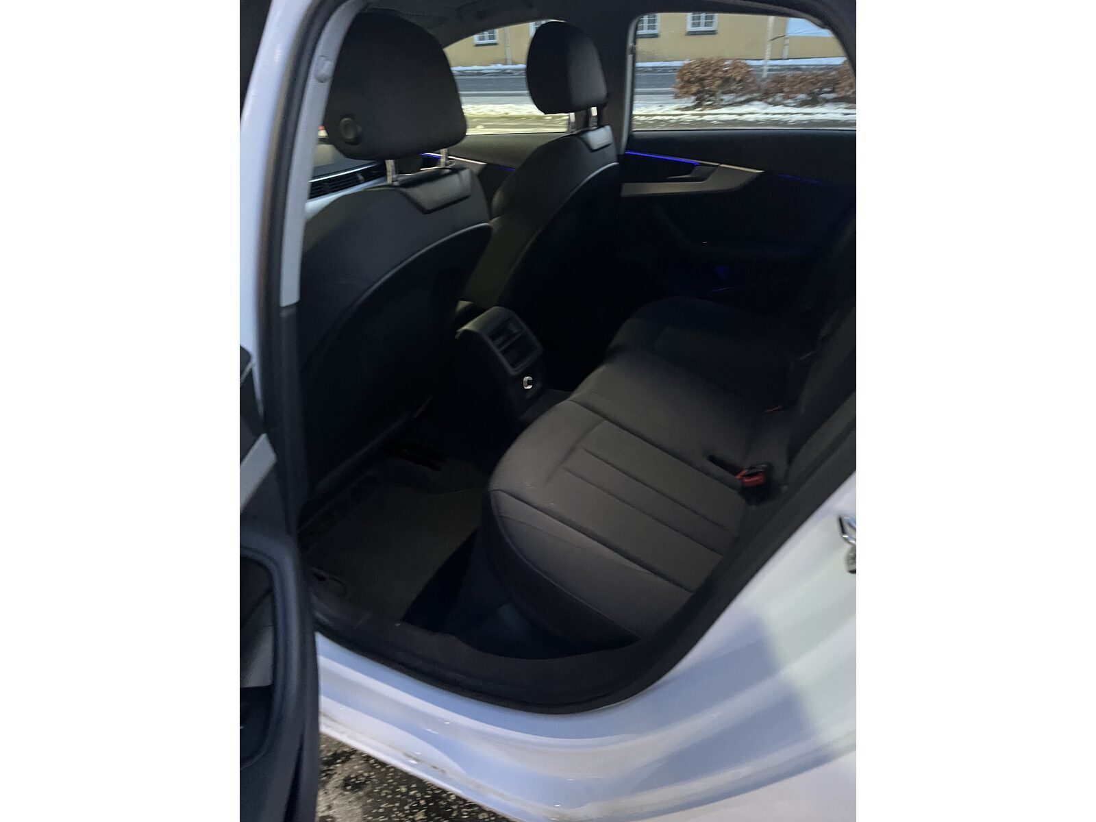 Hvid Audi A4 fra 2019