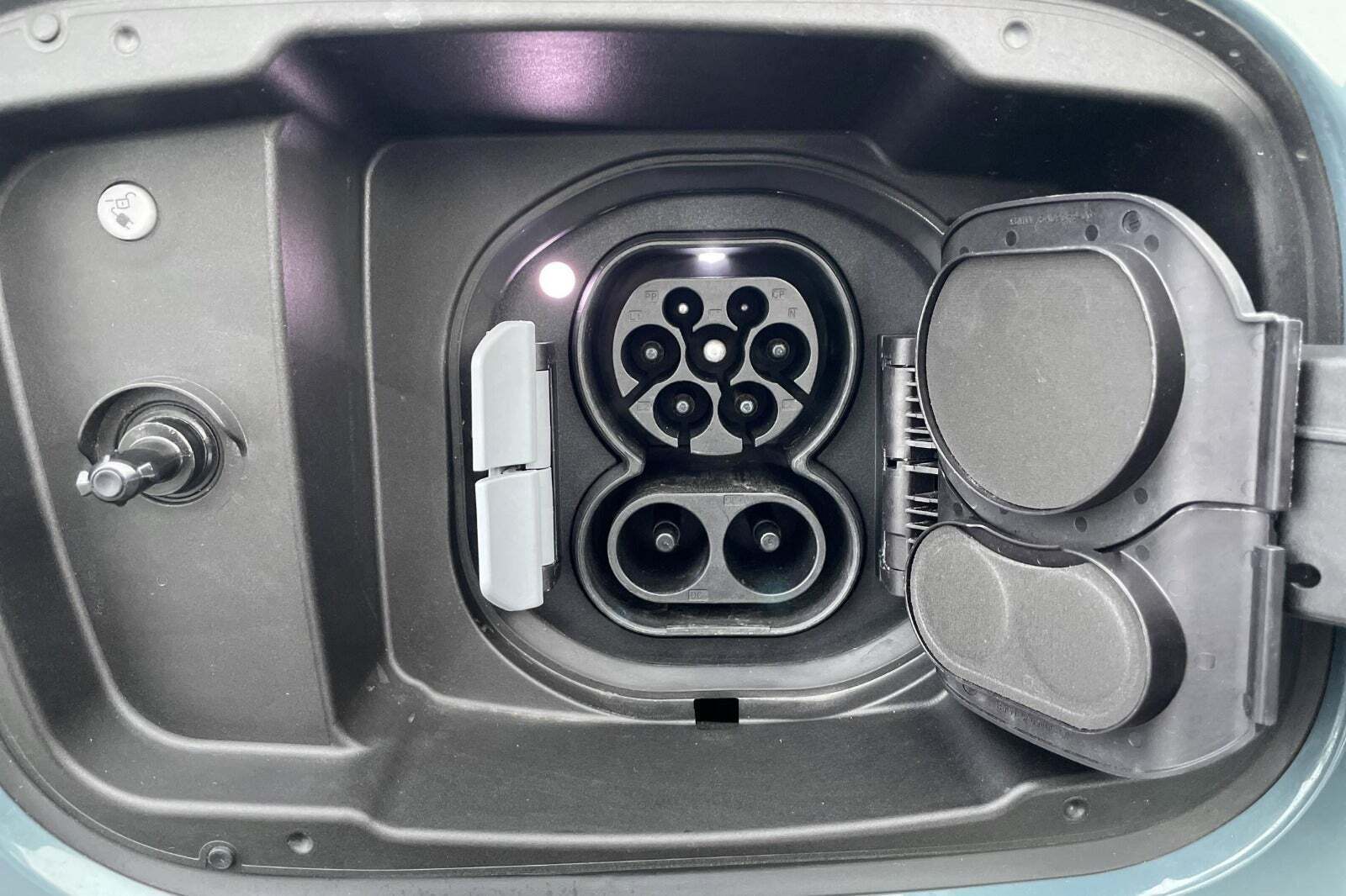 Grøn BMW iX1 fra 2025