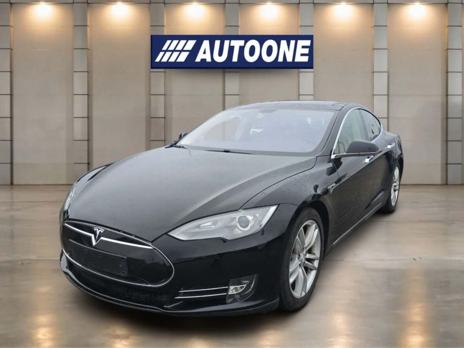 Tesla Model S 85