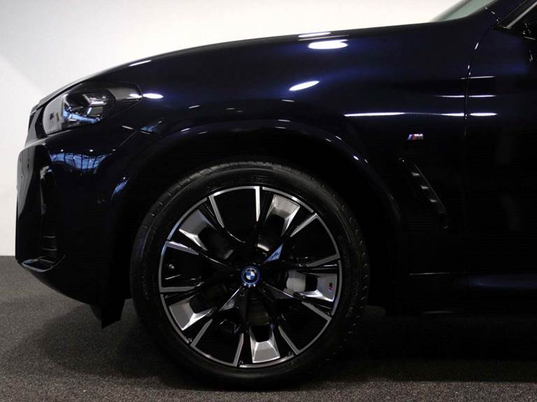 BMW iX3 Charged Plus M-Sport