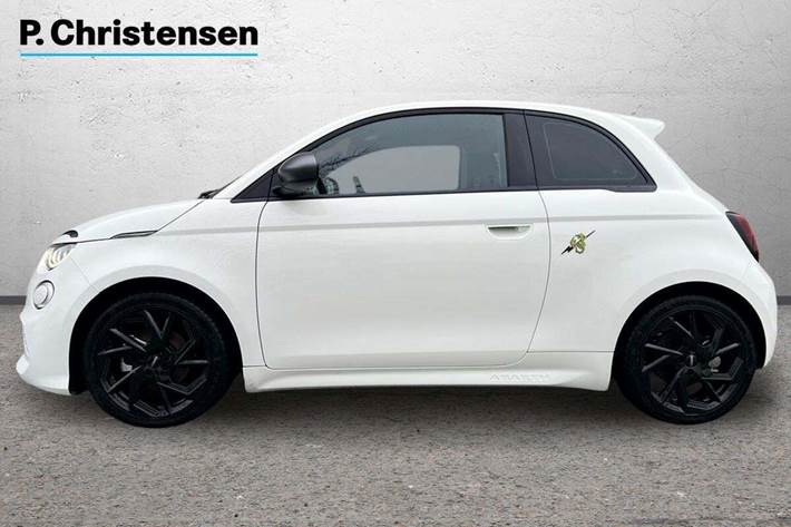 Hvid Abarth 500e fra 2024
