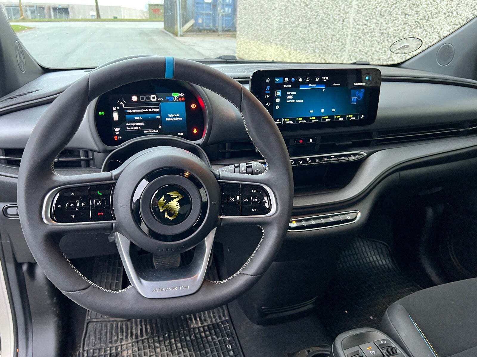 Hvid Abarth 500e fra 2024