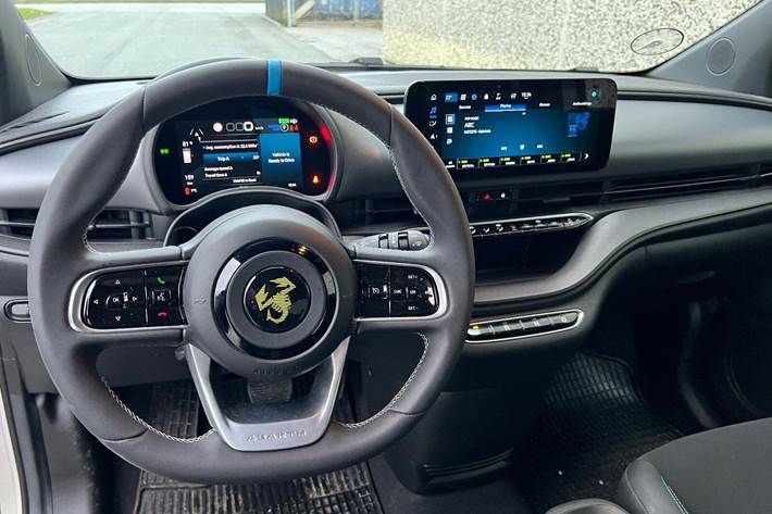 Hvid Abarth 500e fra 2024