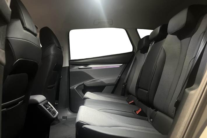 Grå Skoda Enyaq fra 2025