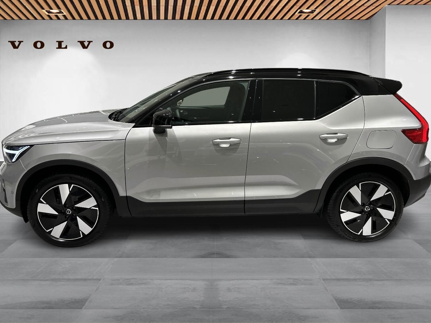 Volvo EX40 Single Motor Extended Range Ultra 252HK 5d Aut.