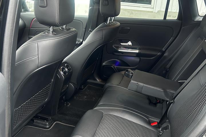Sort Mercedes EQA 250 fra 2021