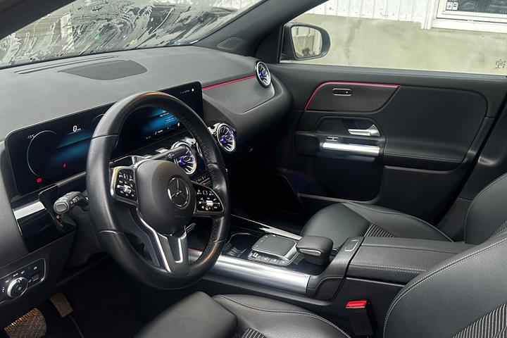 Sort Mercedes EQA 250 fra 2021