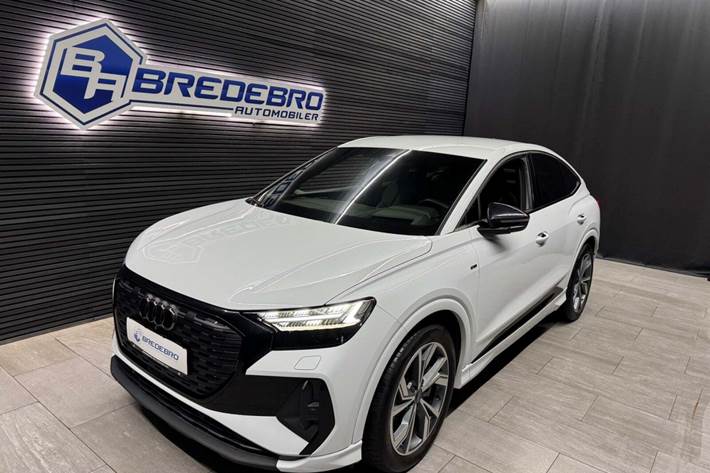 Hvid Audi Q4 e-tron fra 2024 set udefra