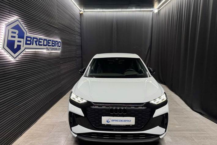 Hvid Audi Q4 e-tron fra 2024