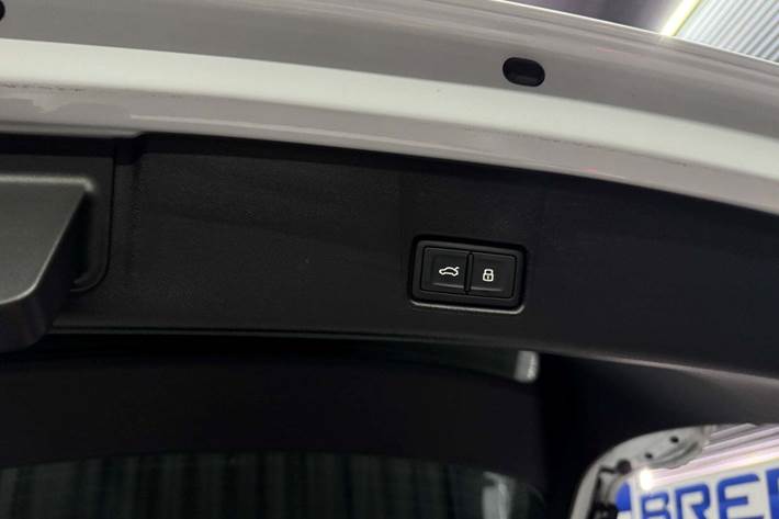 Hvid Audi Q4 e-tron fra 2024