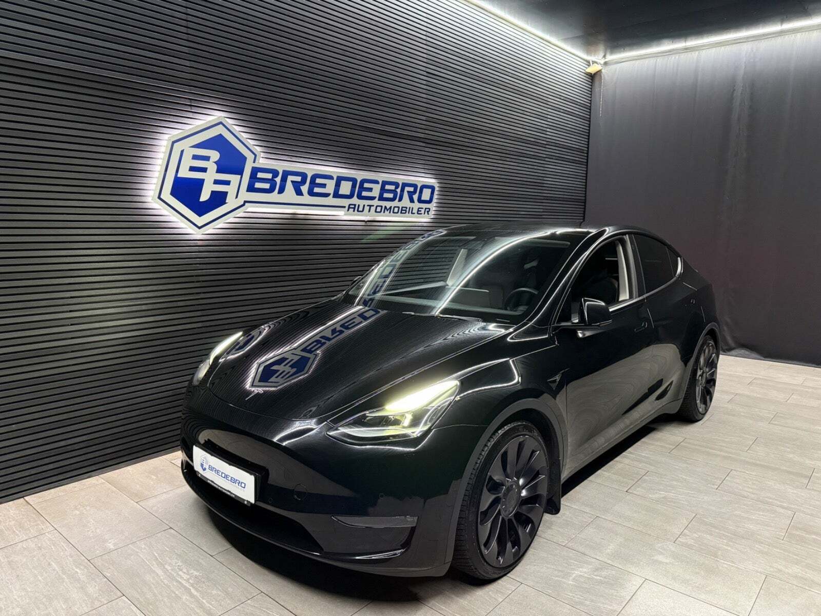 Tesla Model Y Performance AWD