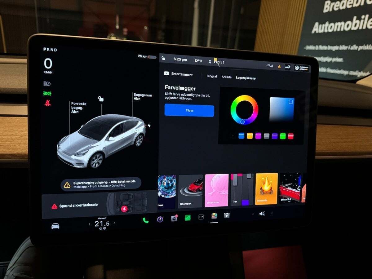 Sort Tesla Model Y fra 2022