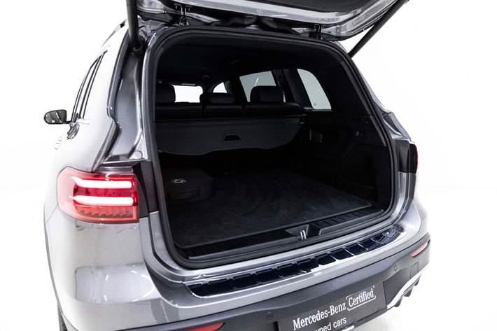 Grå Mercedes EQB250+ fra 2025