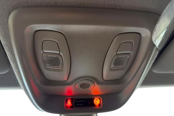 Blå Renault Clio IV fra 2018