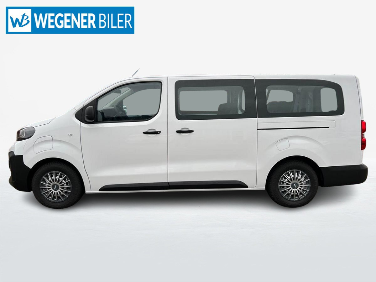 Hvid Peugeot e-Traveller fra 2024