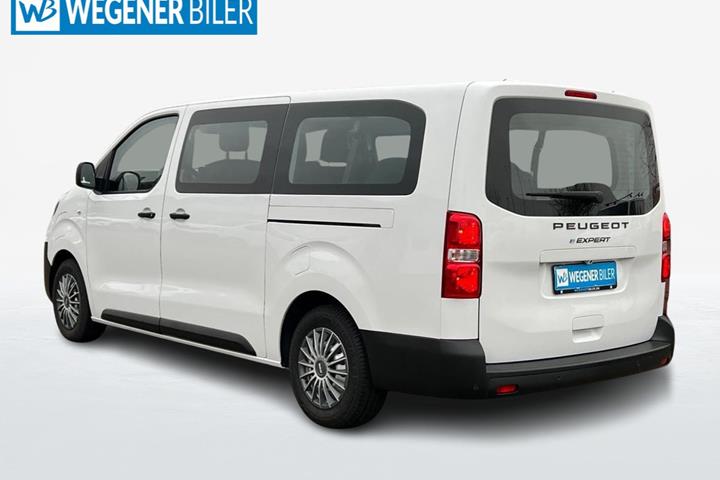 Hvid Peugeot e-Traveller fra 2024 set udefra
