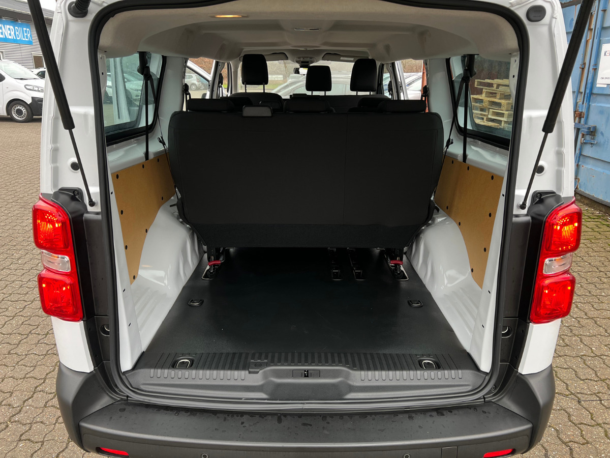 Hvid Peugeot e-Expert fra 2024