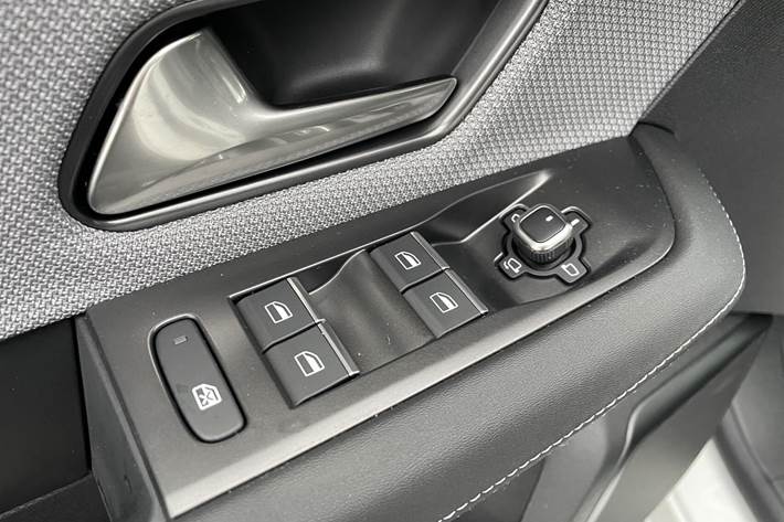 Hvid Opel Grandland fra 2025