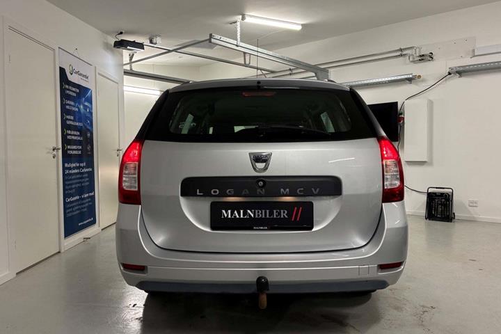 Sølv Dacia Logan fra 2016
